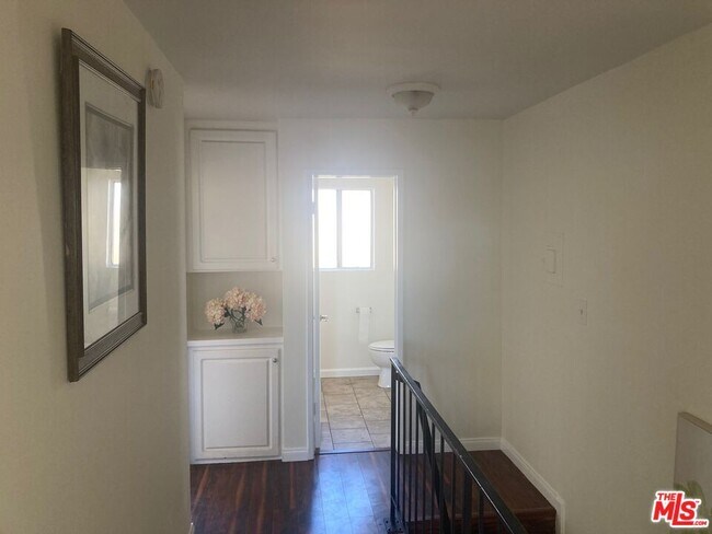 Building Photo - 20258 Cohasset St