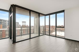 Building Photo - 1354 W Randolph St
