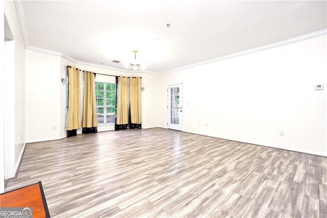 Building Photo - 5641 Roswell Rd