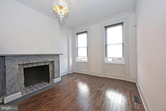 Building Photo - 130 W Laurel St