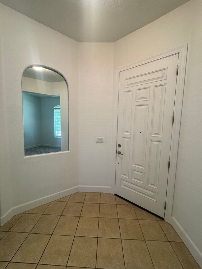 Building Photo - 709 Woodacre Dr
