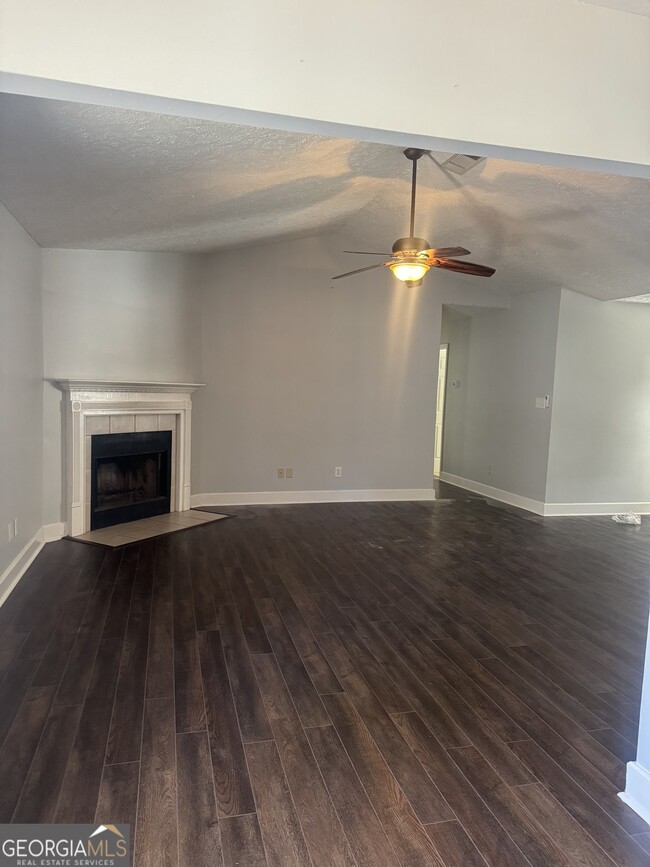 Building Photo - 1108 Patriot Cir