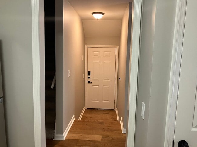 Building Photo - 2 Bedroom / 2.5 Bathroom @ Brighton Bay