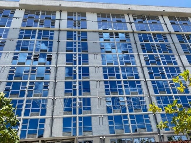 Building Photo - 7000 Hawaii Kai Dr