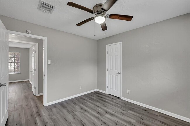 Building Photo - 29806 Lazy Ln