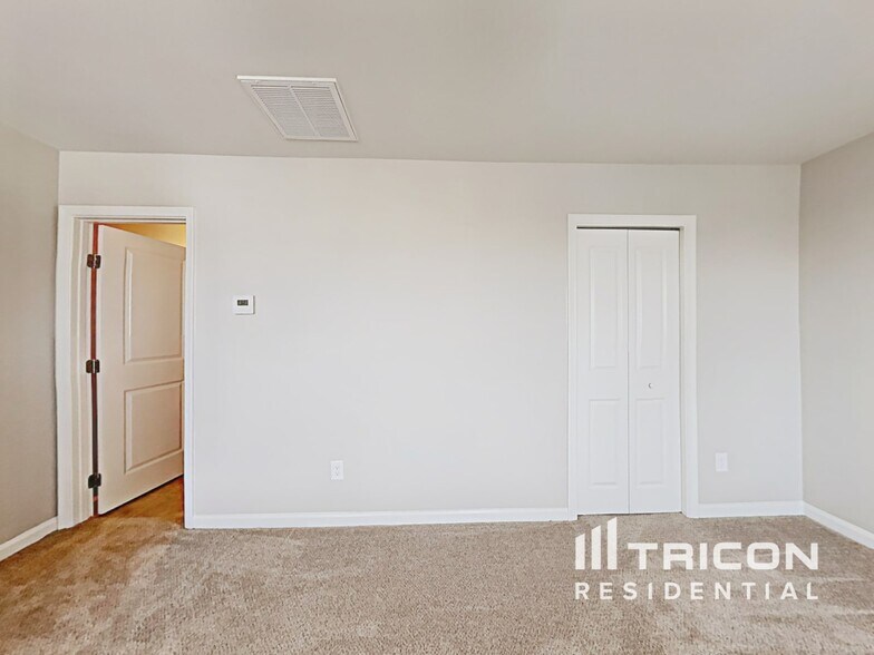 Building Photo - 415 Merus Dr