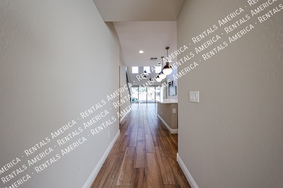 Building Photo - 1400 Flintlock Dr