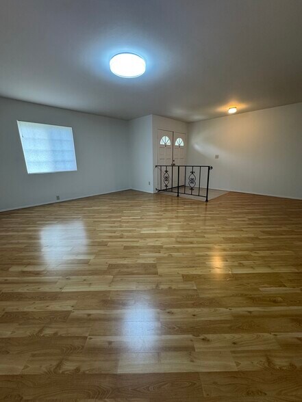 Living Room - 15190 Penasquitos Dr