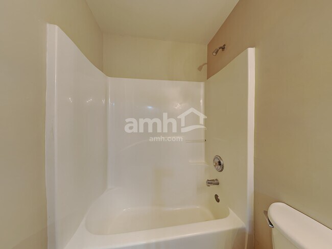 Building Photo - 614 Fairgreen Trl