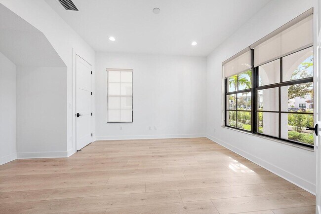 Building Photo - 13128 Alton Rd