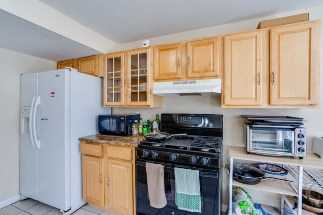Building Photo - 7913 Central Park Cir
