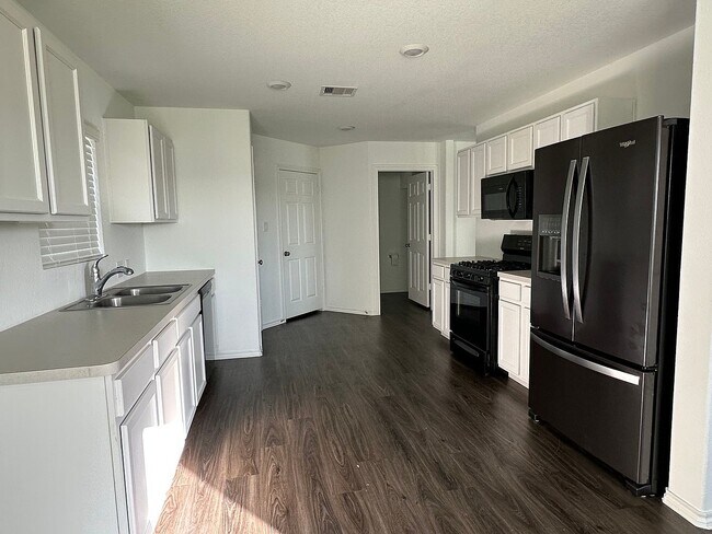 Building Photo - 5434 Logan Dale Dr