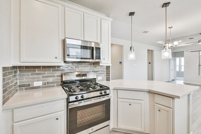 Building Photo - 9123 Eskesen Dr