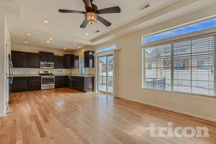 Building Photo - 201 Pear Lake Way