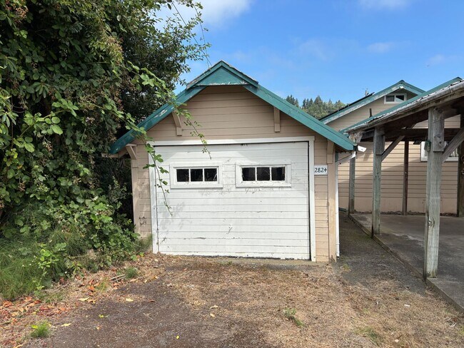 Building Photo - Spacious 3-Bedroom Craftsman Home with Solar Savings and Fully Fenced Yard