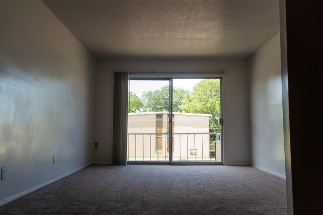 Interior Photo - The Oaks Apartments