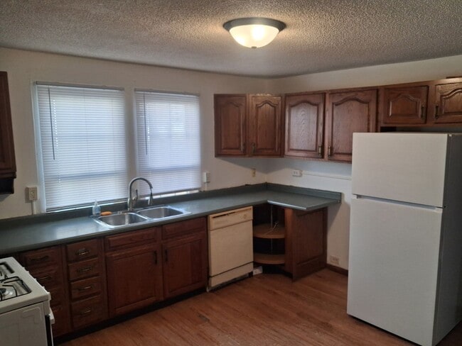 Building Photo - 2005 E Laurel St