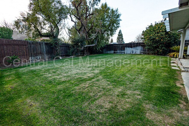 Building Photo - 3 Bedroom/2 Bath Home in RiverLakes - $225...