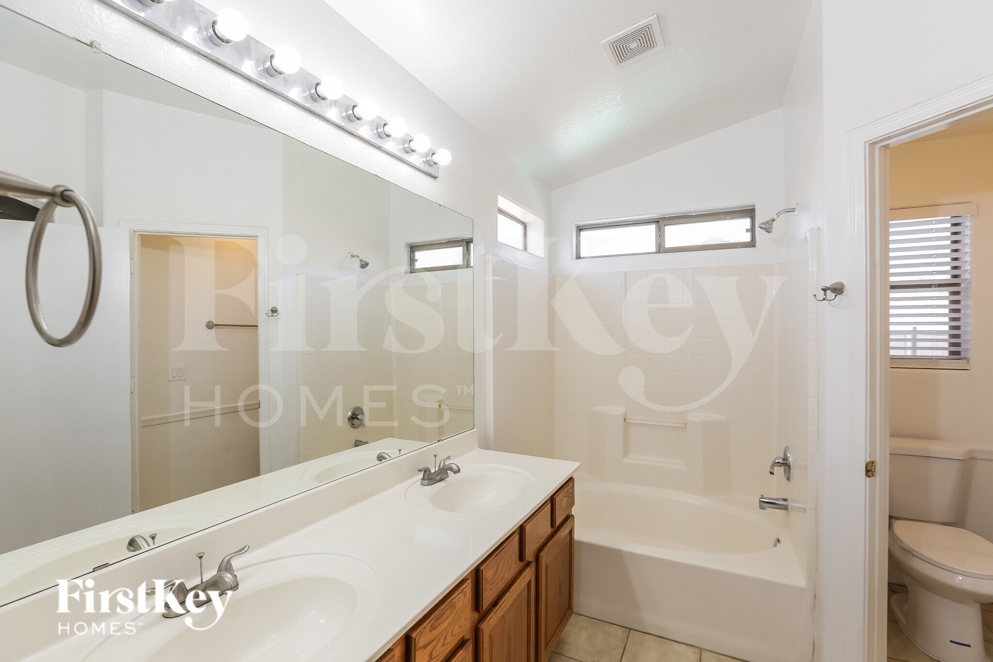 Building Photo - 14944 N 133rd Dr