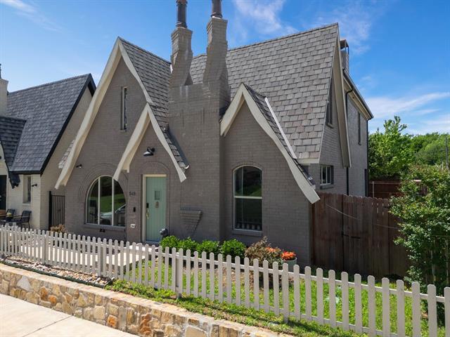 Building Photo - 549 N Johnson St