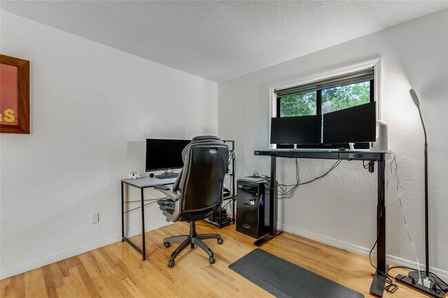 Building Photo - 315 Sweet Bay Ave