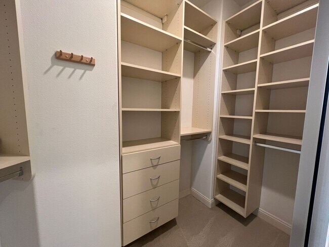 Building Photo - Room for Everyone: Meticulously Maintained 5-Bedroom Estate