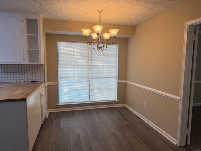 Building Photo - 1206 Kingston Green Dr