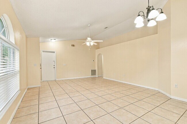 Building Photo - 12641 Parkbury Dr