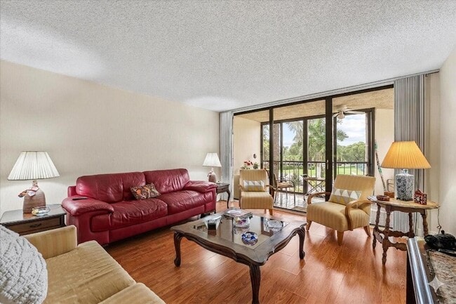 Building Photo - 16251 Golf Club Rd