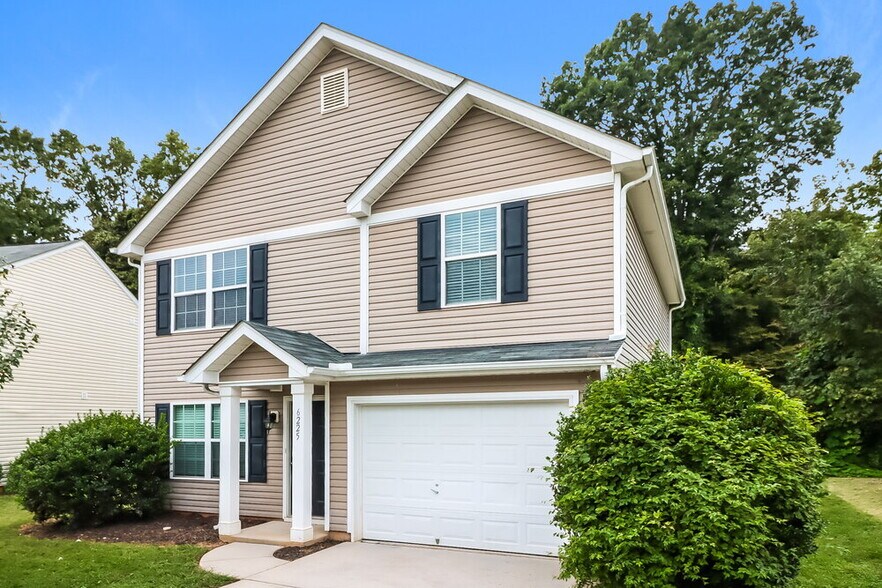 Building Photo - 6225 Summerour Place