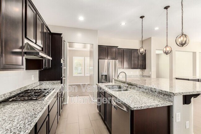 Building Photo - 21004 E Sunset Dr