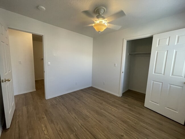 Building Photo - 2900 Vista Del Rey NE