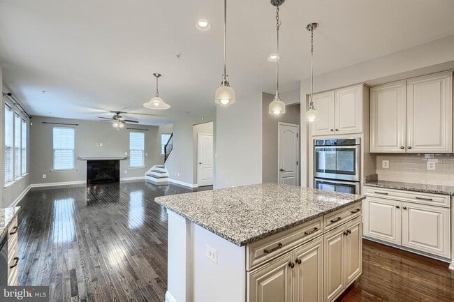 Building Photo - 601 Long Wall Dr