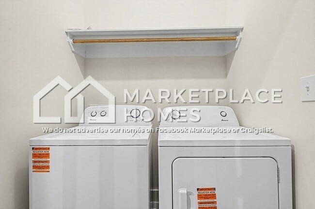 Building Photo - 974 Dozier Pl