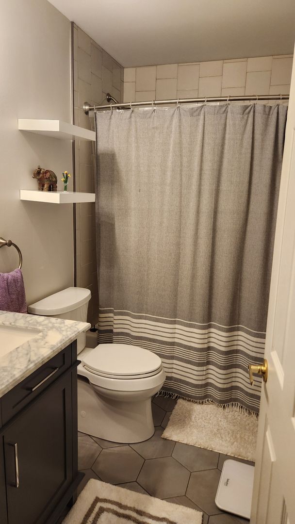 Building Photo - Charming 4BR House in Woodridge