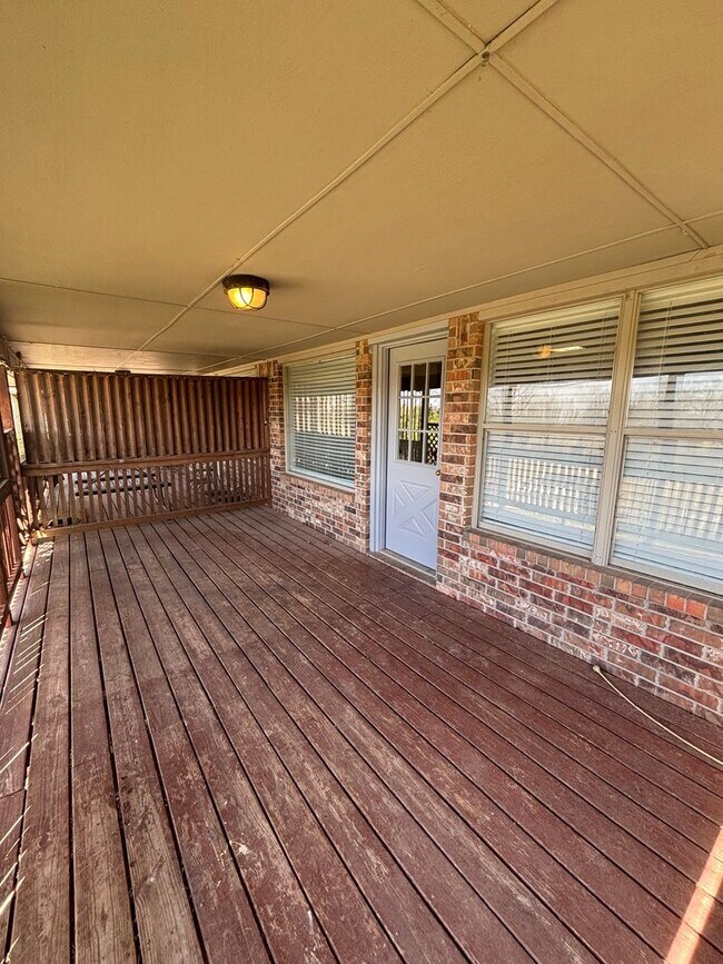 Building Photo - 3br 2.5ba on Surrey Hills Golf Course!!