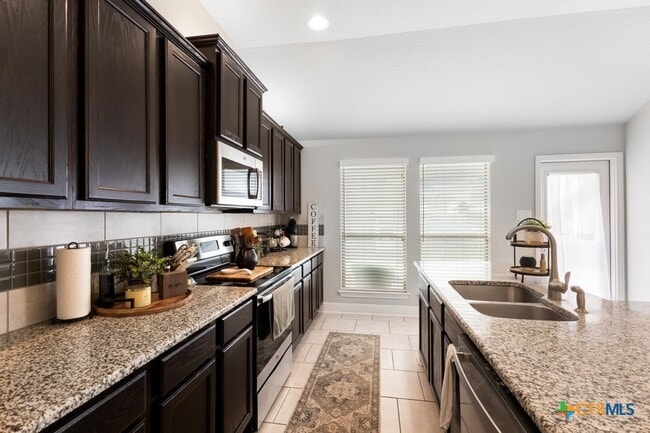 Building Photo - 105 Grand View