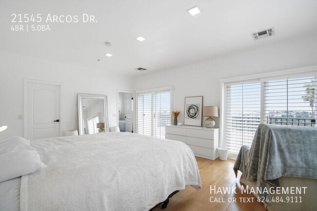 Building Photo - 21545 Arcos Dr