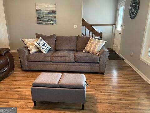 Building Photo - 8712 Lake Dr SW