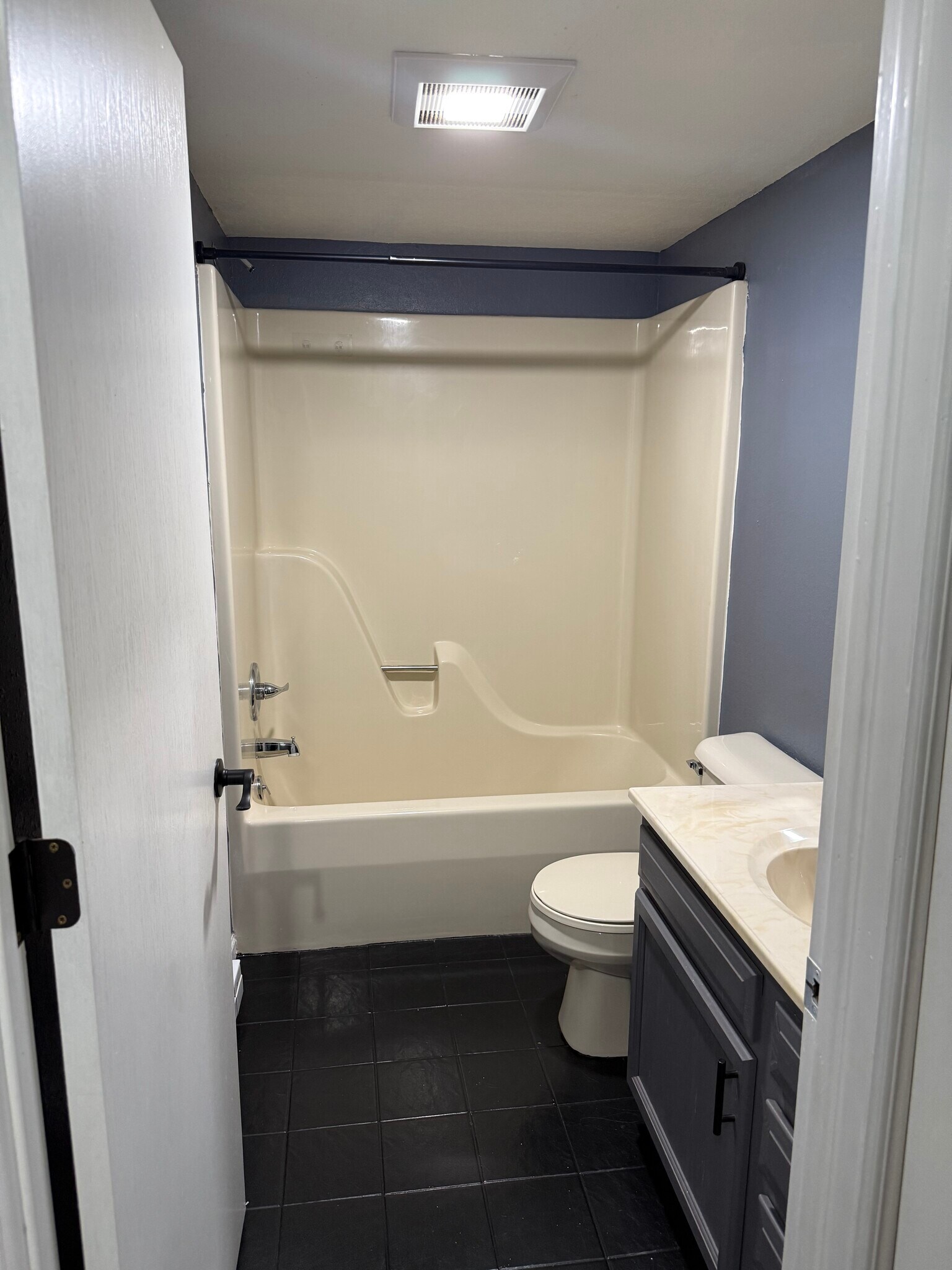 Building Photo - W6527 Woodhaven Cir