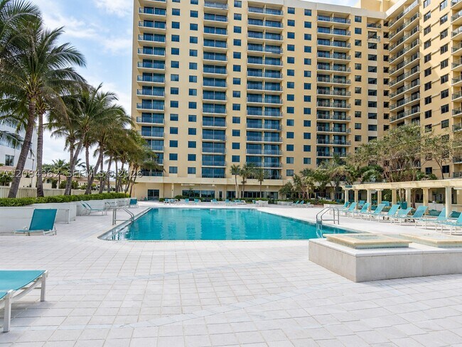 Building Photo - 2501 S Ocean Dr