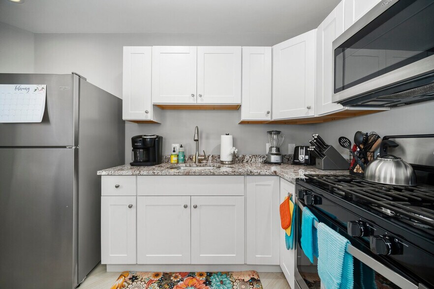 Building Photo - 476-498 Hanover Saint Exd-SI ID1364248P