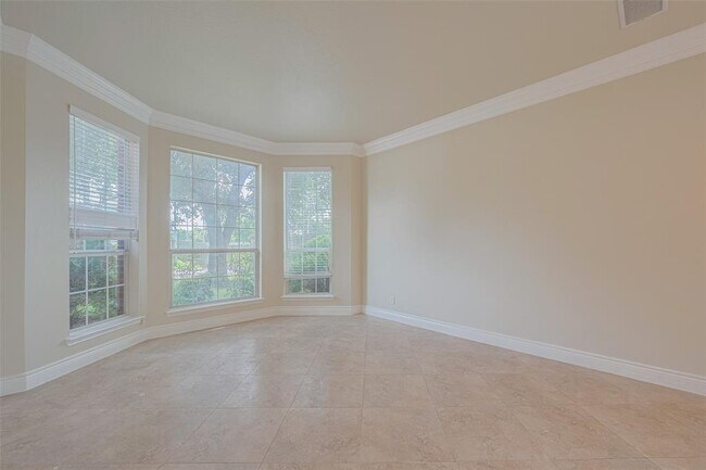 Building Photo - 5703 Saragosa Dr