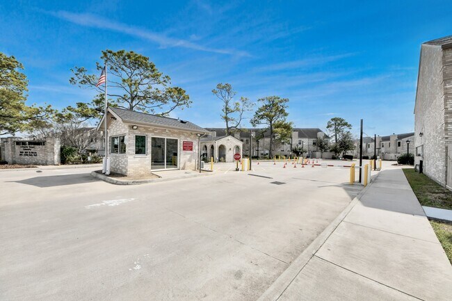 Building Photo - 2874 Holly Hall St