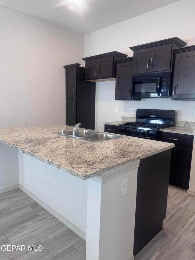 Building Photo - 5012 Marcella Santillana