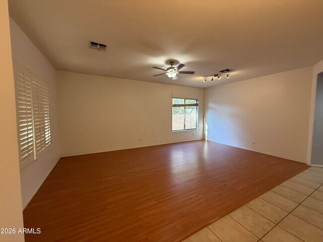 Building Photo - 101 S Presidio Dr