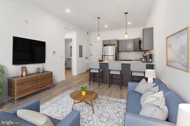 Building Photo - 2046 E Lehigh Ave