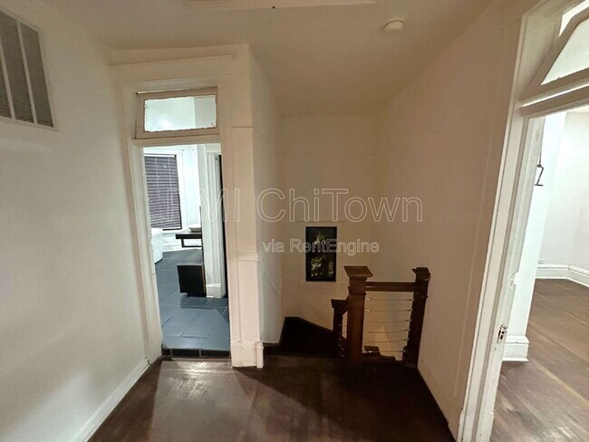 Building Photo - 1114 E 62nd St