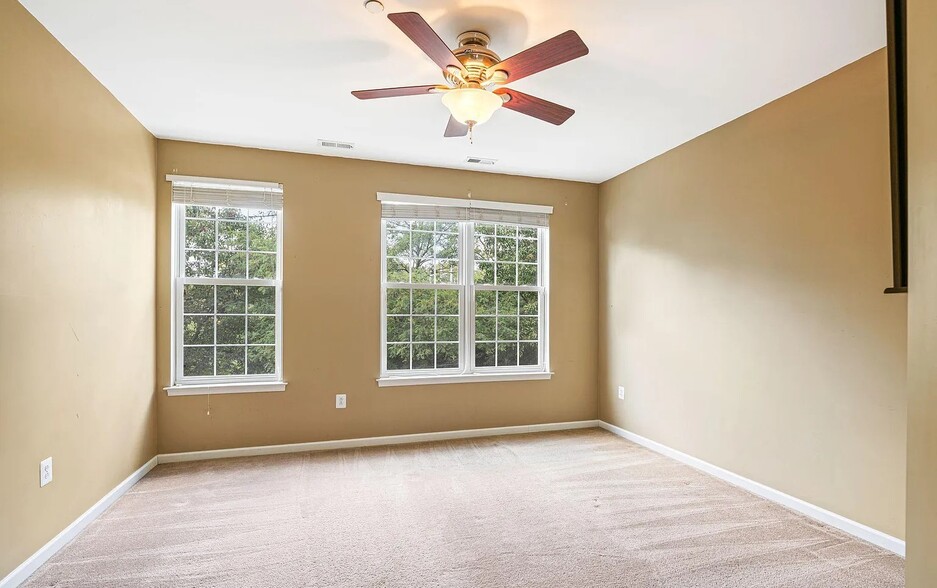 Building Photo - 1333 N 32nd St