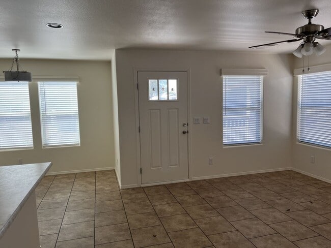 Building Photo - 5303 E Twain Ave